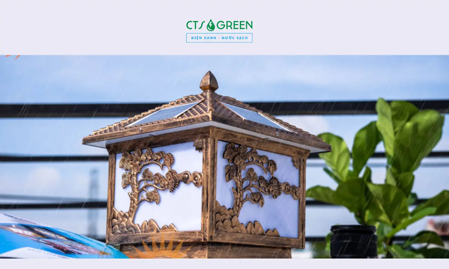 Đèn trụ cổng cây tùng sử dụng năng lượng mặt trời 