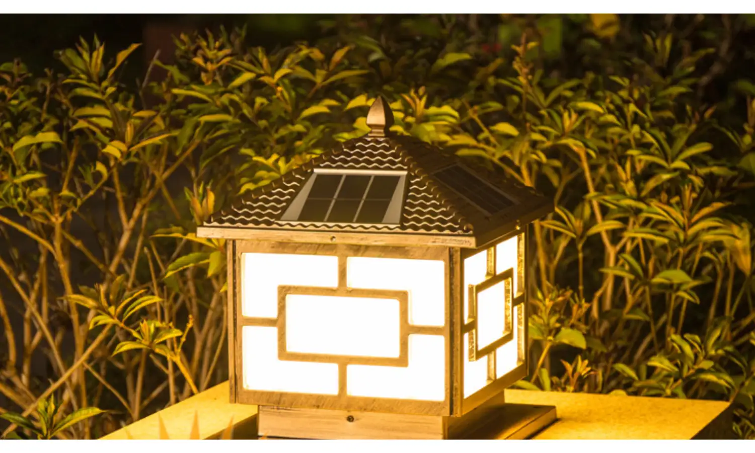 Đèn trụ cổng năng lượng mặt trời 40x40cm