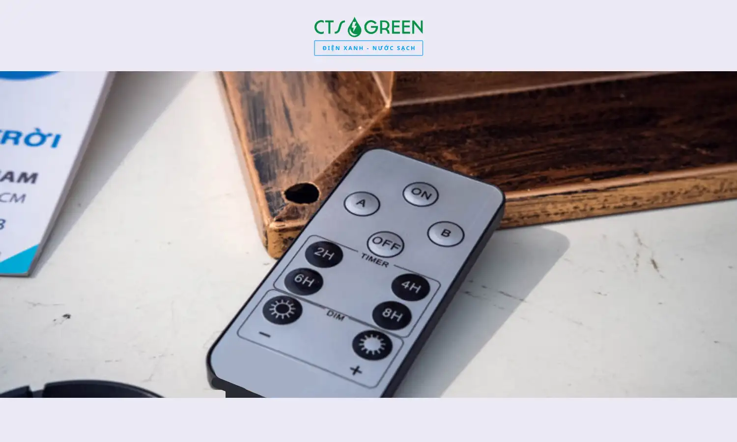 Đèn trụ cổng năng lượng mặt trời cây tùng 40x40cm
