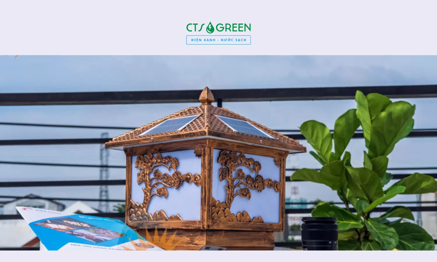 Đèn trụ cổng năng lượng mặt trời TC06M - 2 họa tiết đẹp