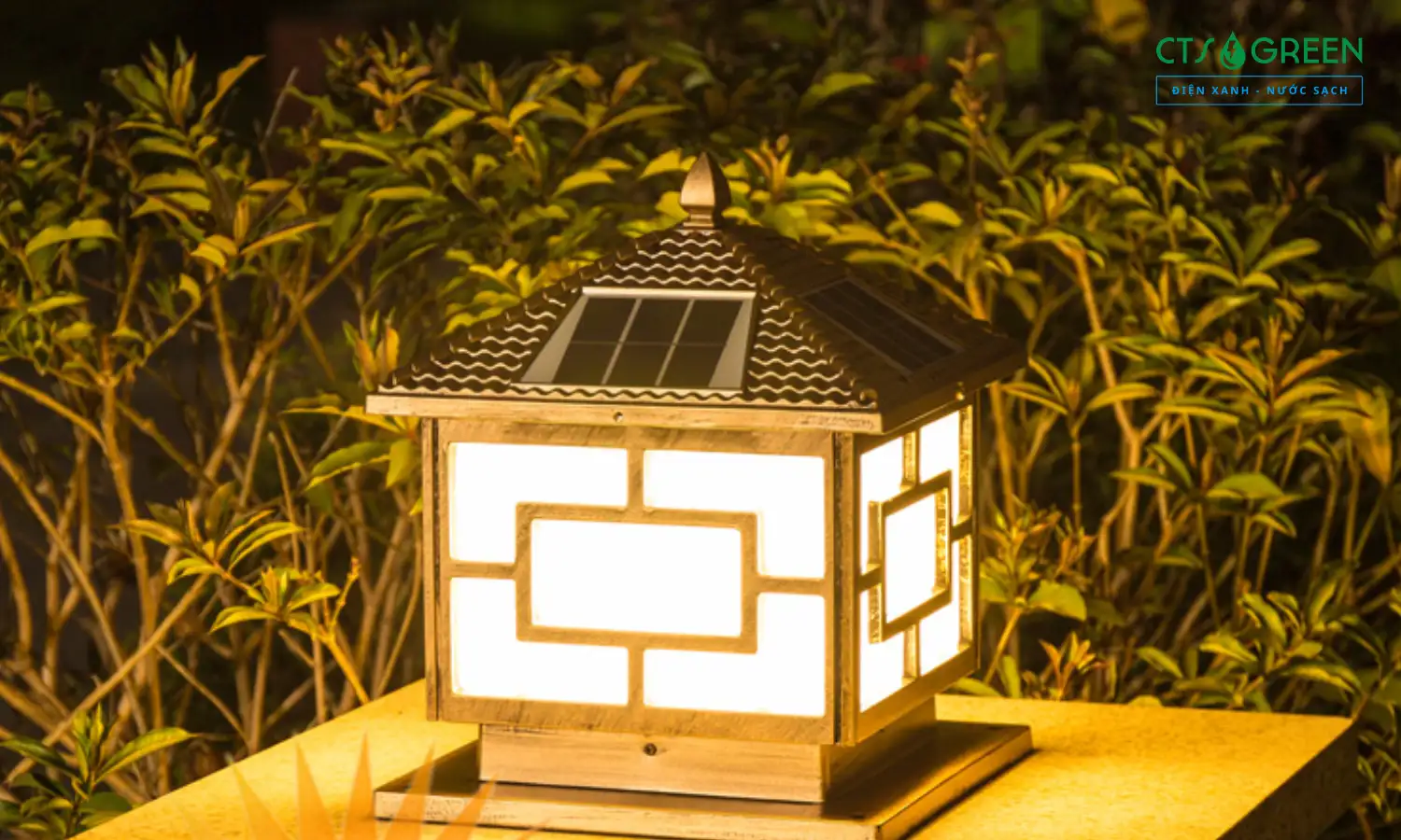 Đèn trụ cổng năng lượng mặt trời 40x40cm TC04L-1V