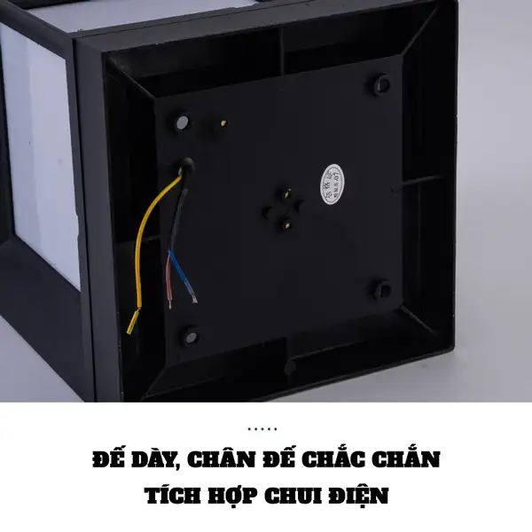 Đèn trụ cổng vuông đơn giản năng lượng mặt trời 