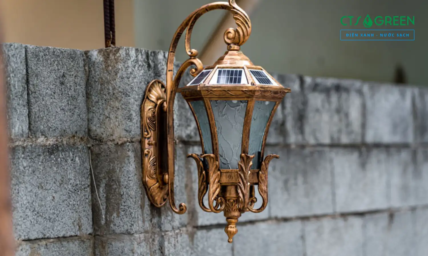 Đèn Năng Lượng Mặt Trời ốp Tường Cổ Điển TT22