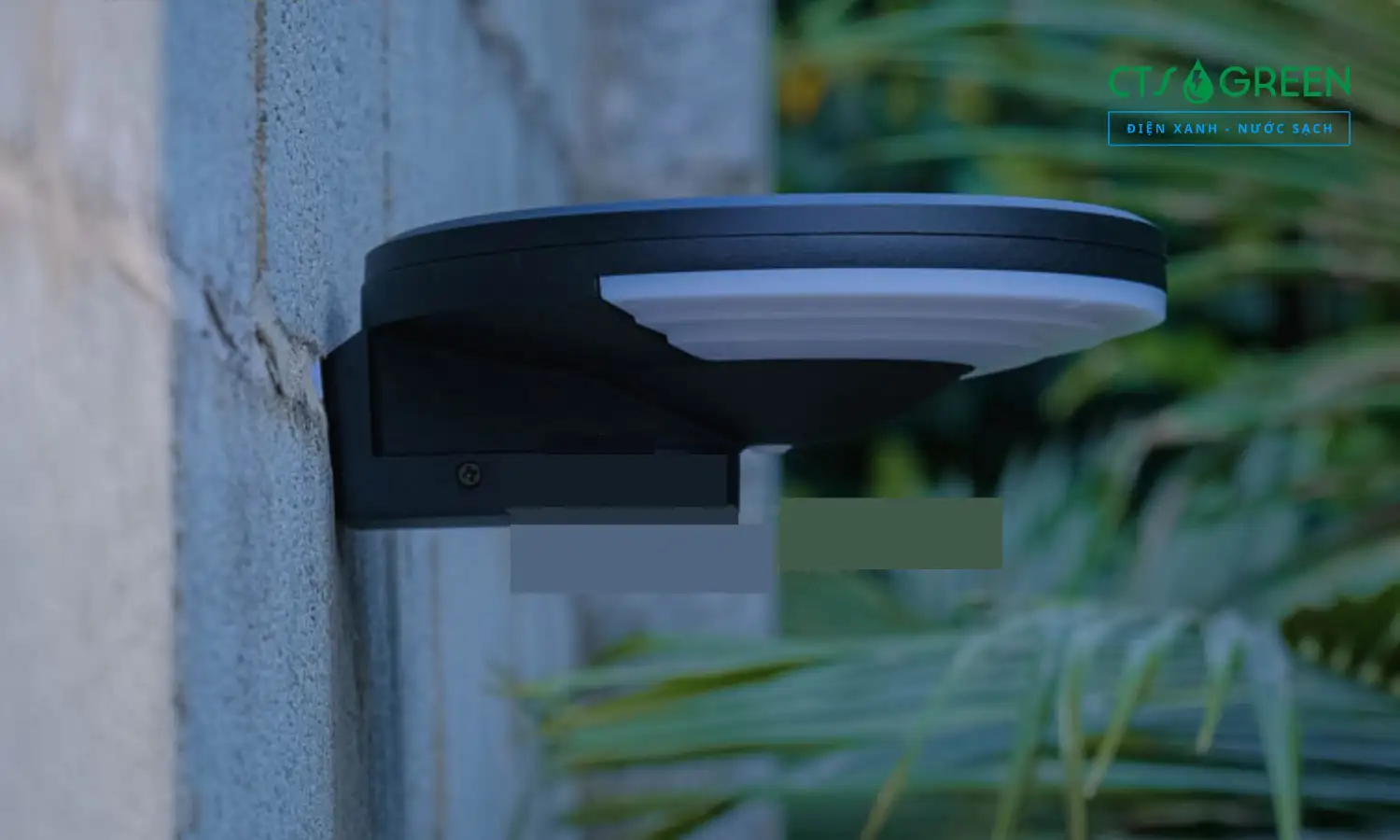 Đèn năng lượng mặt trời treo tường TT30C