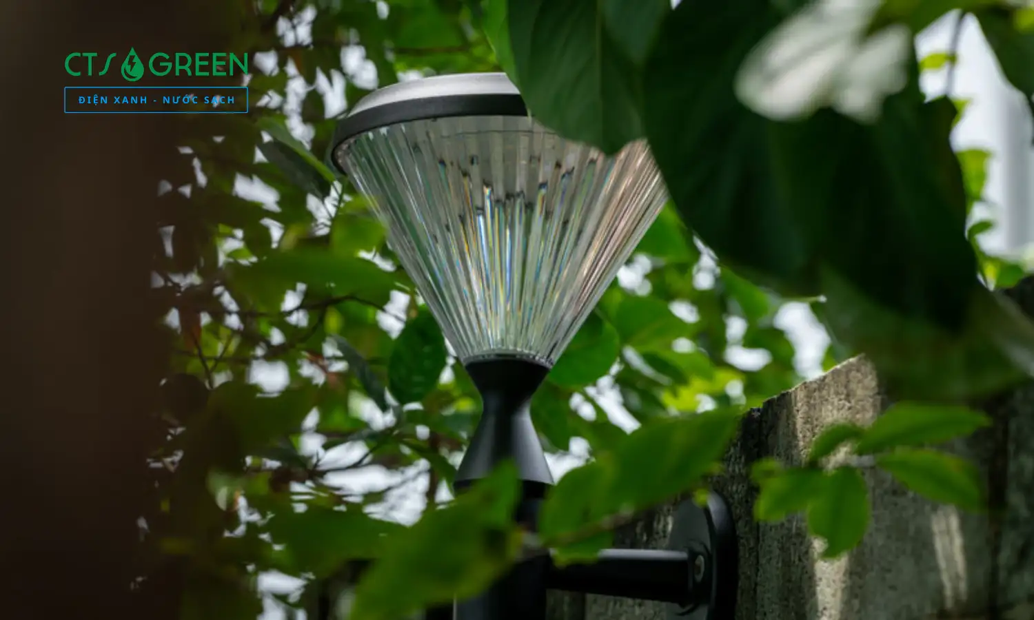 Đèn Treo Năng Lượng Mặt Trời TT37C Cao Cấp 5754 Đèn Treo Năng Lượng Mặt Trời TT37C Cao Cấp