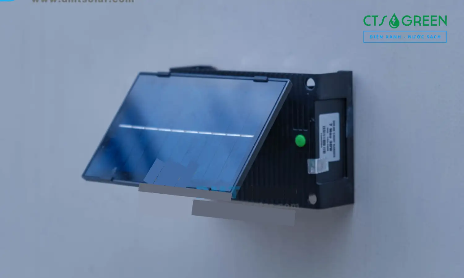 Đèn hắt tường năng lượng mặt trời 7 màu giá rẻ HT07-RGB