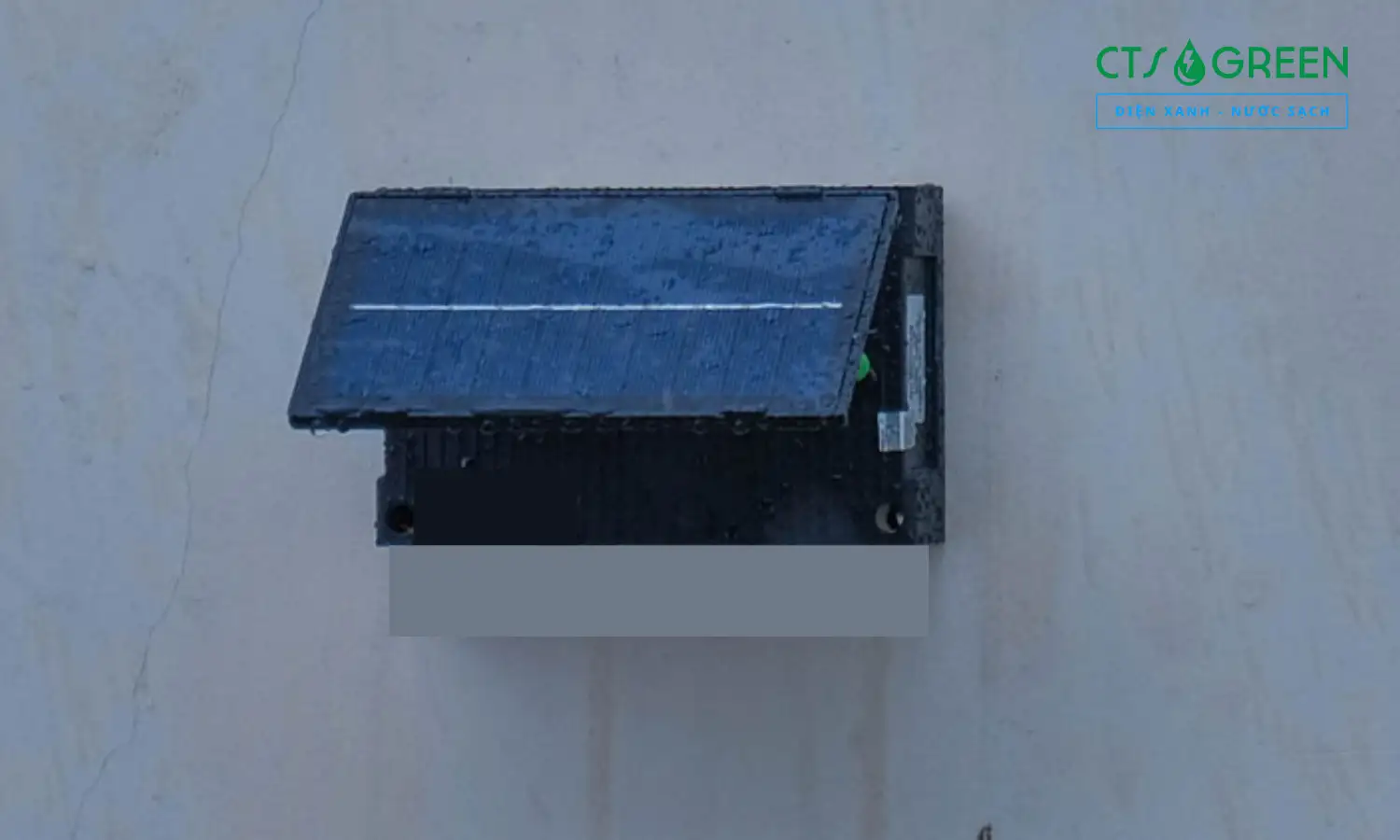 Đèn hắt tường năng lượng mặt trời 7 màu giá rẻ HT07-RGB
