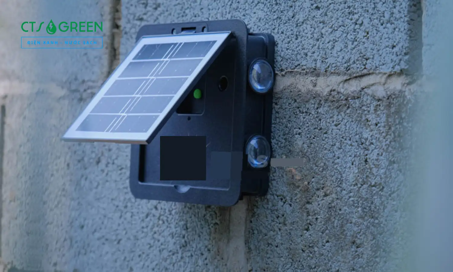 Đèn hắt tường 4 đầu 8 tia năng lượng mặt trời HT08 - RGB