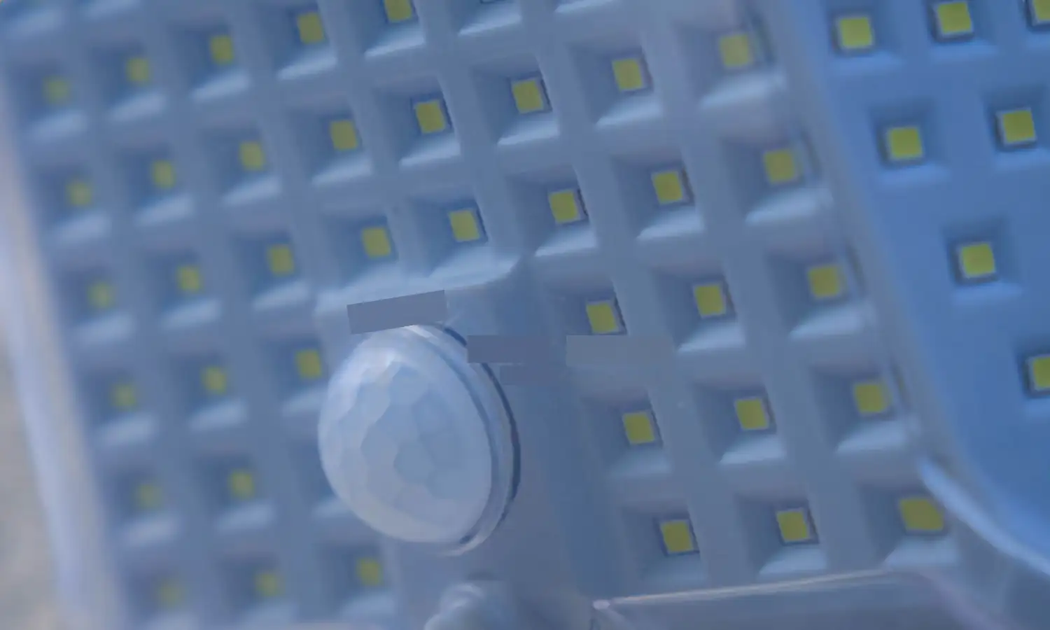 Đèn LED treo tường năng lượng mặt trời TT07 - N