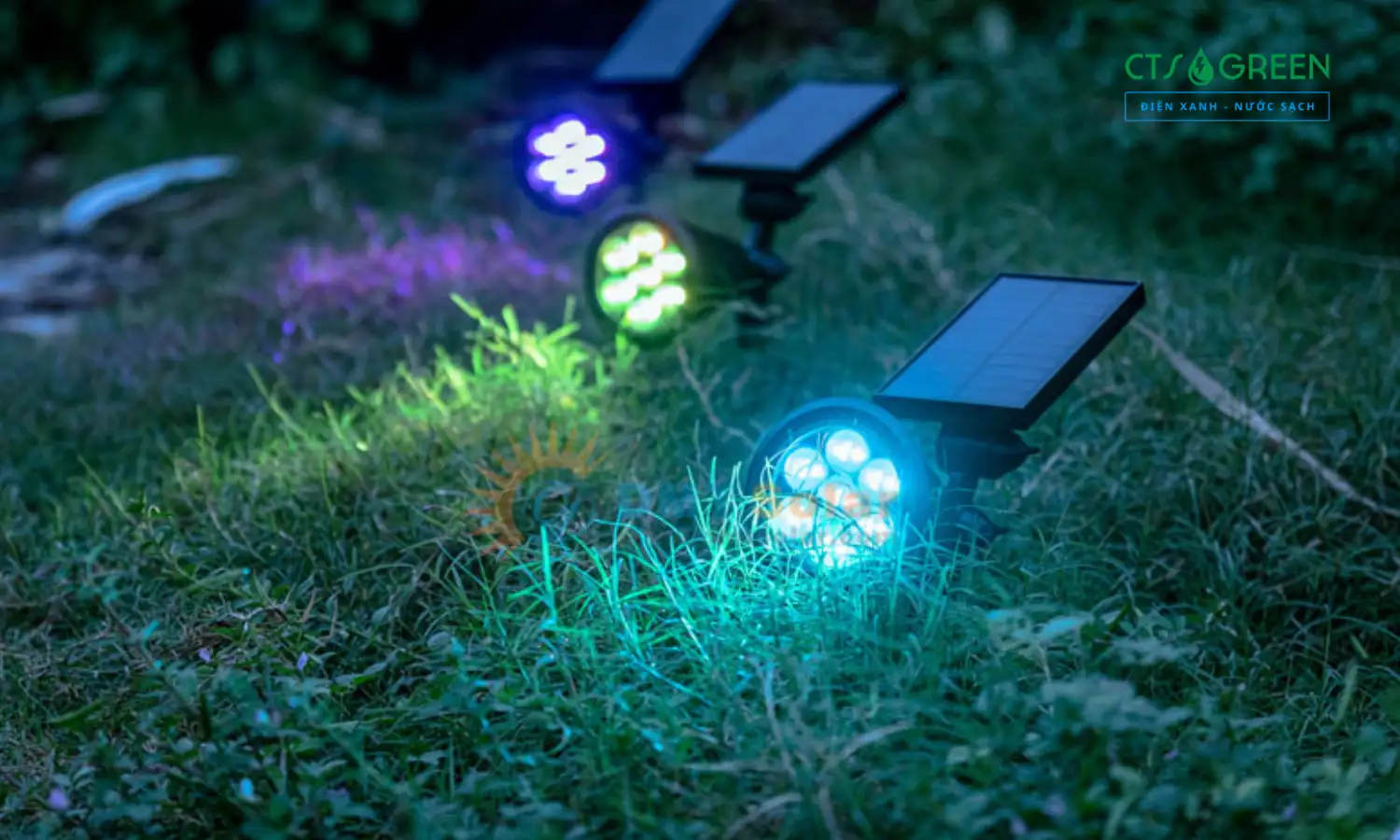 Đèn rọi tiểu cảnh sân vườn năng lượng mặt trời RC07 - RGB (7 LED - 7 Màu) 6173 Đèn rọi tiểu cảnh sân vườn năng lượng mặt trời RC07-RGB