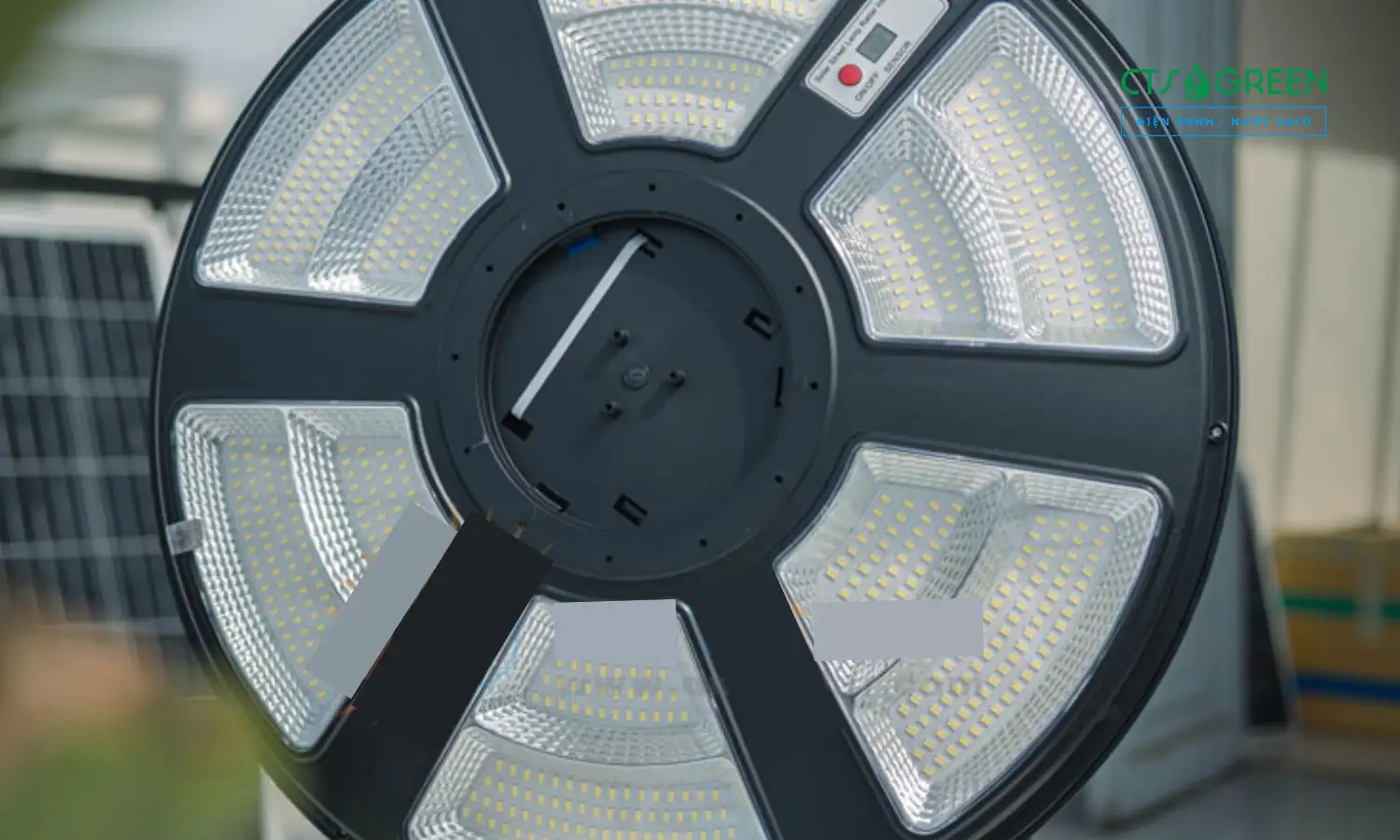 Đèn Năng Lượng Mặt Trời 600W UFO Chính Hãng