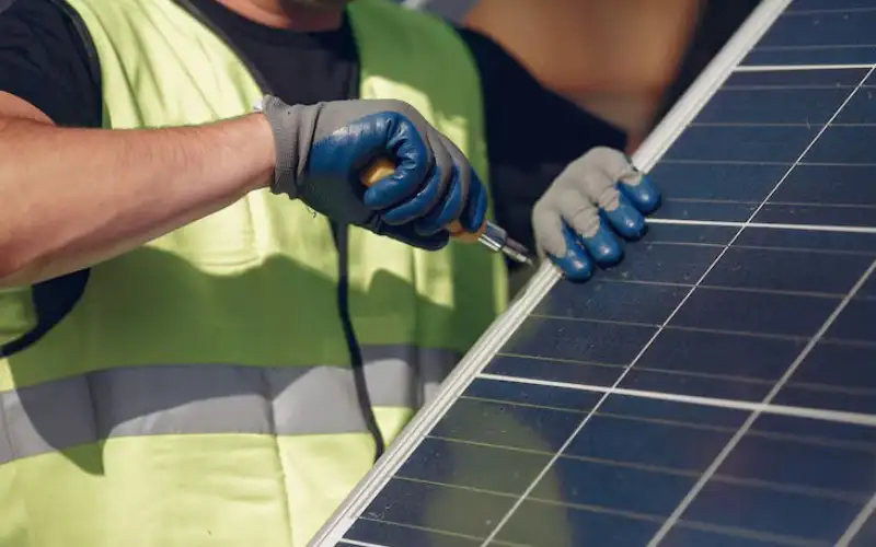 Chi phí lắp điện mặt trời 10kW dành cho hộ gia đình lớn và doanh nghiệp nhỏ 8144 Chi phí lắp điện mặt trời 10kW trọn gói