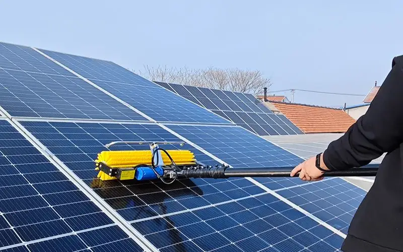 Dụng cụ vệ sinh pin năng lượng mặt trời