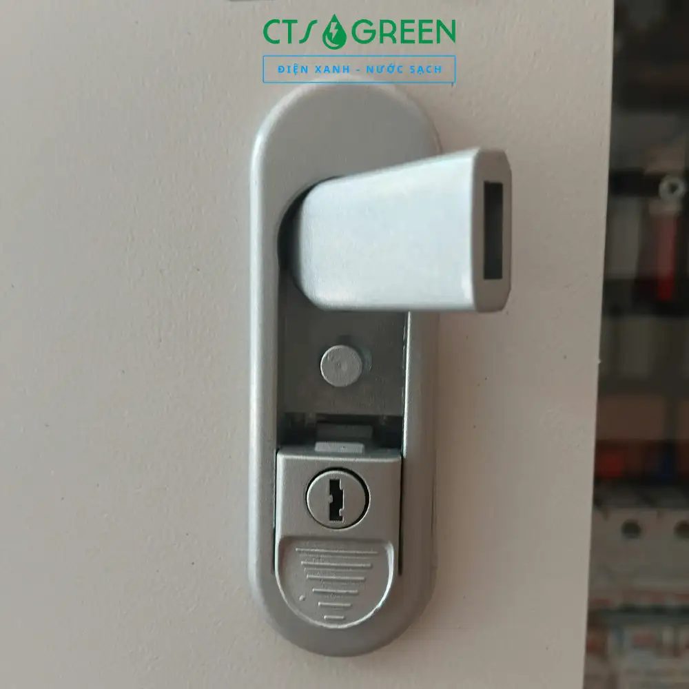 Tủ phân phối điện năng lượng mặt trời hybrid 5-8Kw 8423 Các chi tiết tủ điện Hybrid