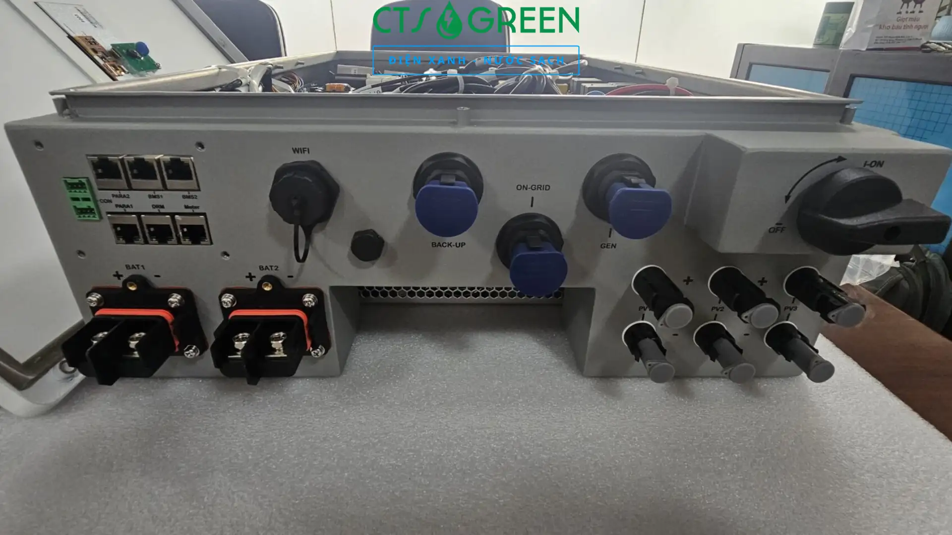 Giao dien ket noi cua Inverter Hybrid Isuna 12kW 3 Pha Ap Thap D12K TL S 1 9635 19/03/2026