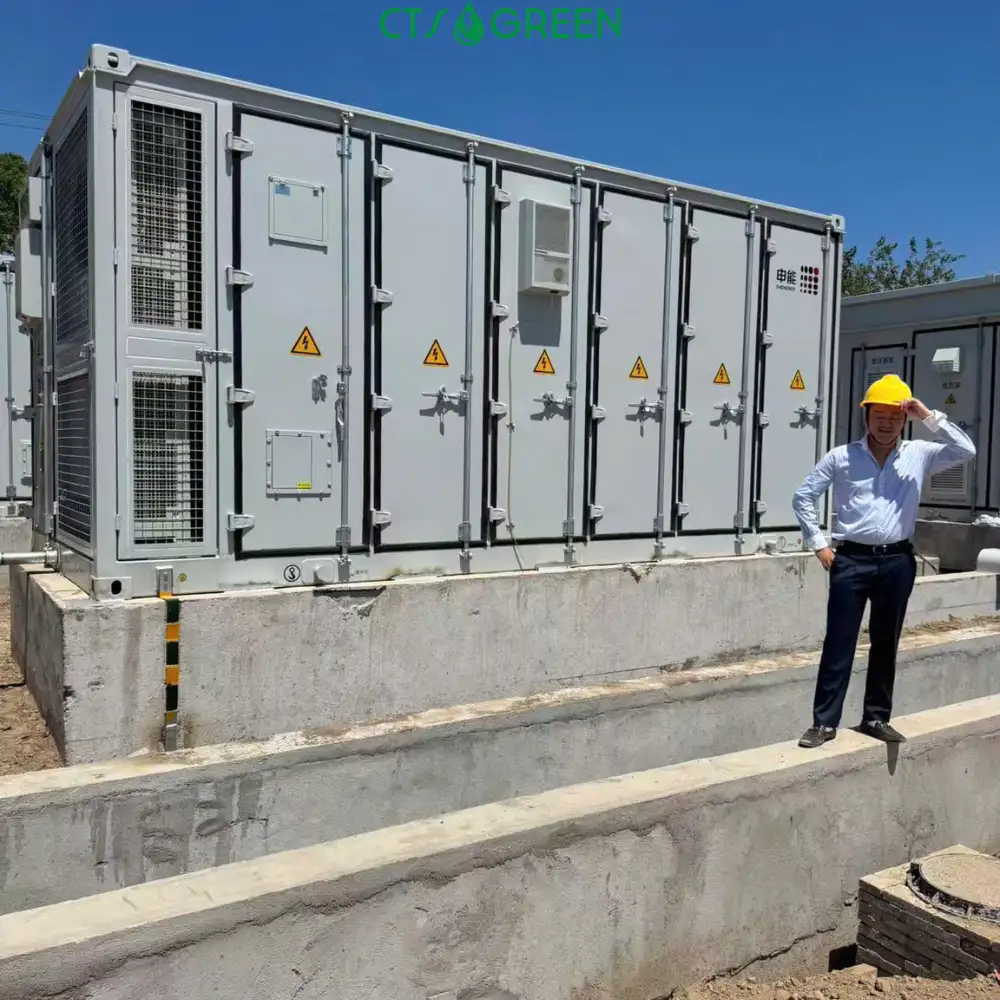 Thi công lắp đặt thực tế hệ thống lưu trữ năng lượng BESS quy mô lớn.